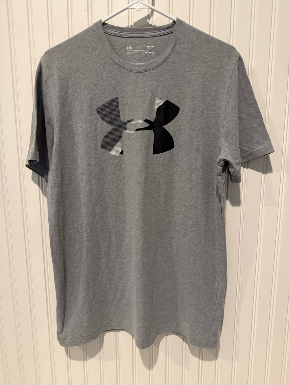 Under Armour Men’s Heather Gray Short-Sleeve Logo Tee